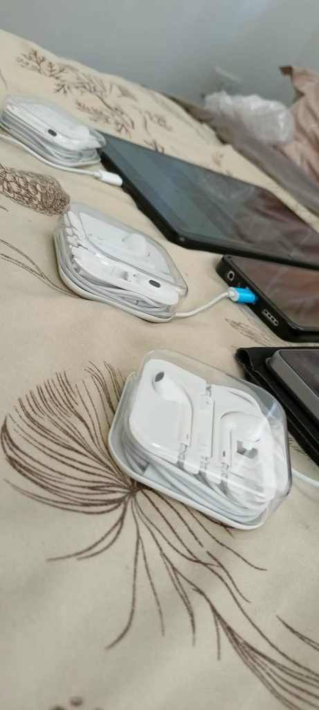 earphonesn