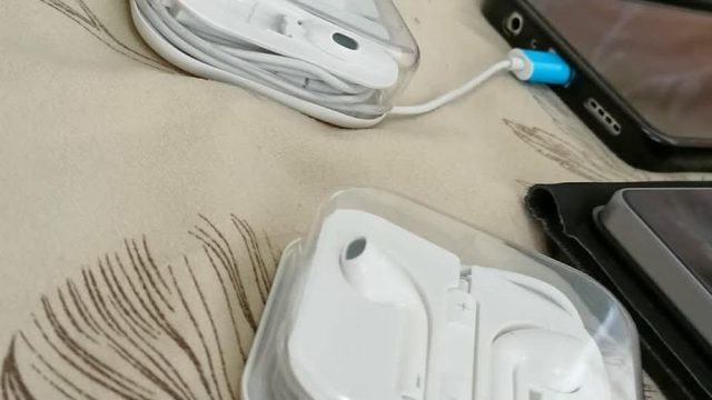 earphonesn